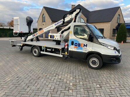 Bestelwagen + hoogwerker 17,8m